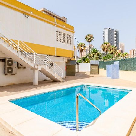 Queen Benidorm Luaran gambar